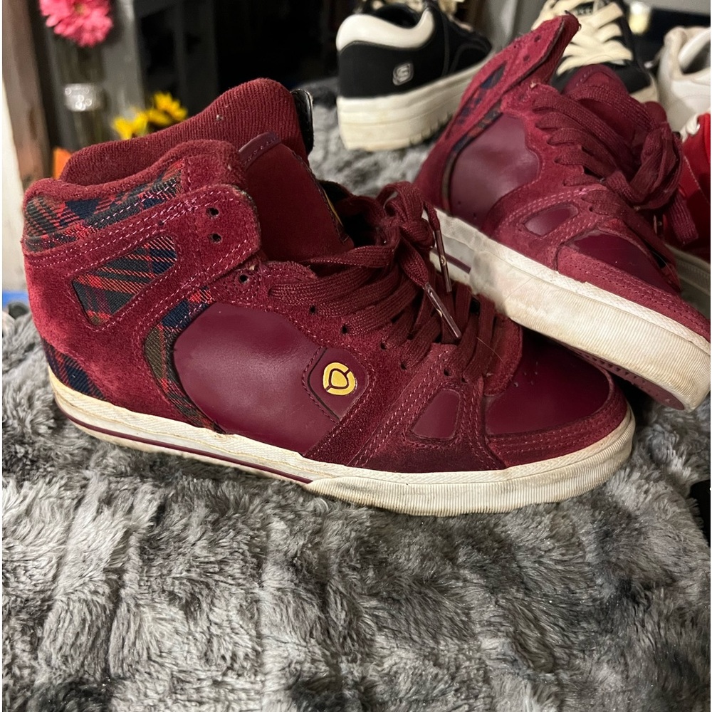 Circo Hightops Size 8